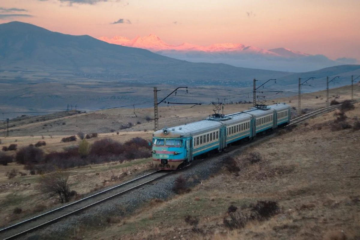 Ermənistan dəmir yollarını [[SATIR ? —  Moskvadan sərt reaksiya...]]