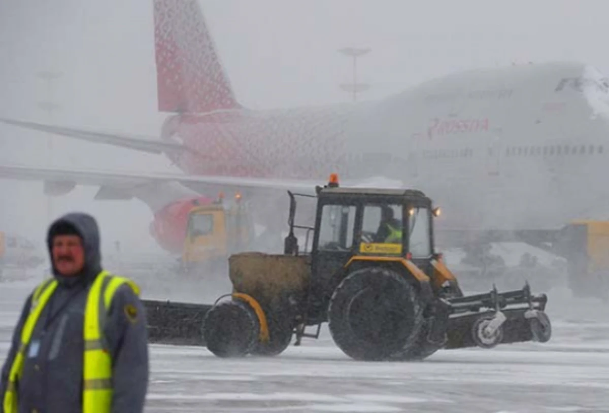 Moskva hava limanlarında [[20-yə yaxın reys təxirə salınıb]]