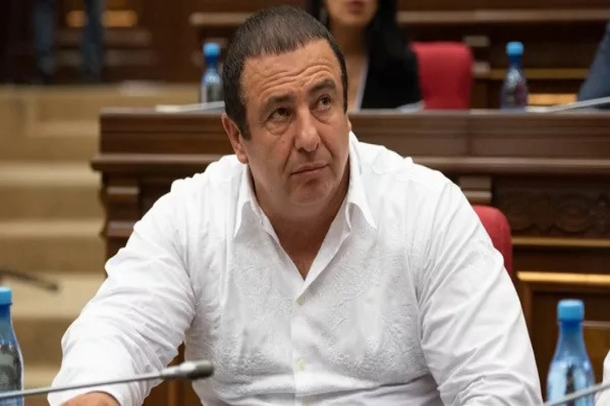 [[Qaqik Tsarukyanın]] evində axtarış aparılır