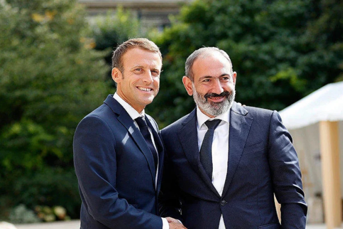 [[Makron Ermənistana]] səfər edəcək