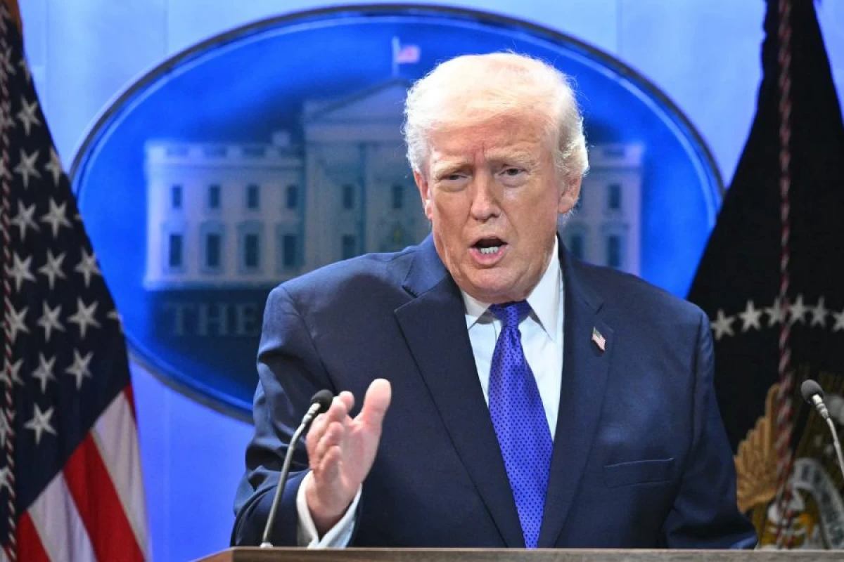 Tramp qlobal [[10 faizlik tarif]] tətbiq etdi