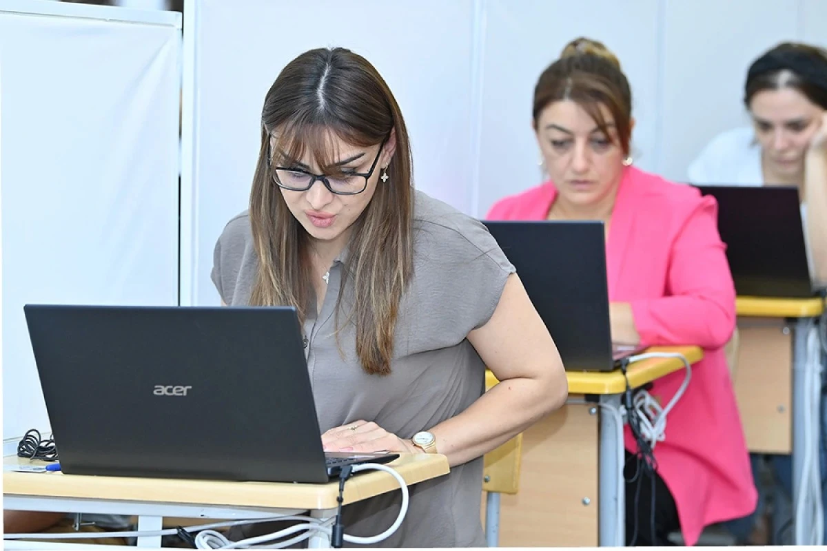 Direktorların işə qəbulu üzrə [[975 nəfər müsahibəyə]] cəlb edildi