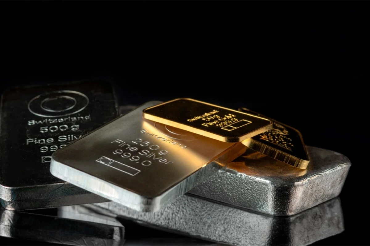 Qızıl və gümüş [[bahalaşdı]]