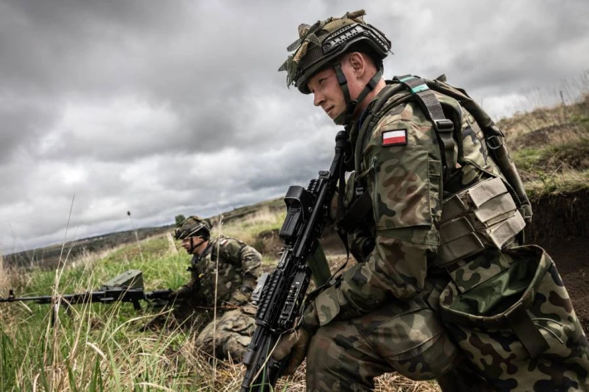 Polşa ordusunun sayını [[500 minə çatdırmaq]] niyyətindədir