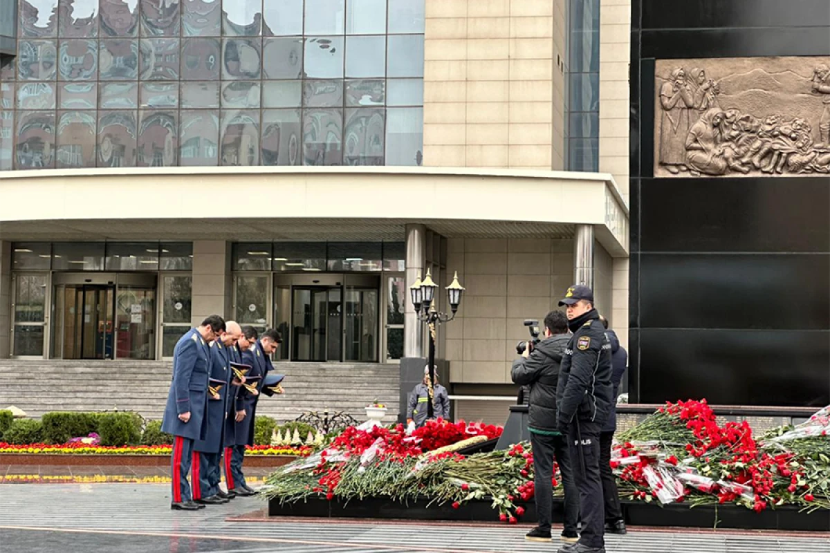 DGK əməkdaşları [[“Ana harayı” abidəsini]] ziyarət etdi