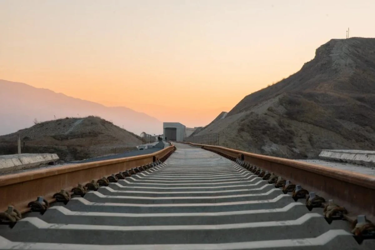 Horadiz-Ağbənd dəmiryol xəttində tikinti işləri [[yekunlaşır]]