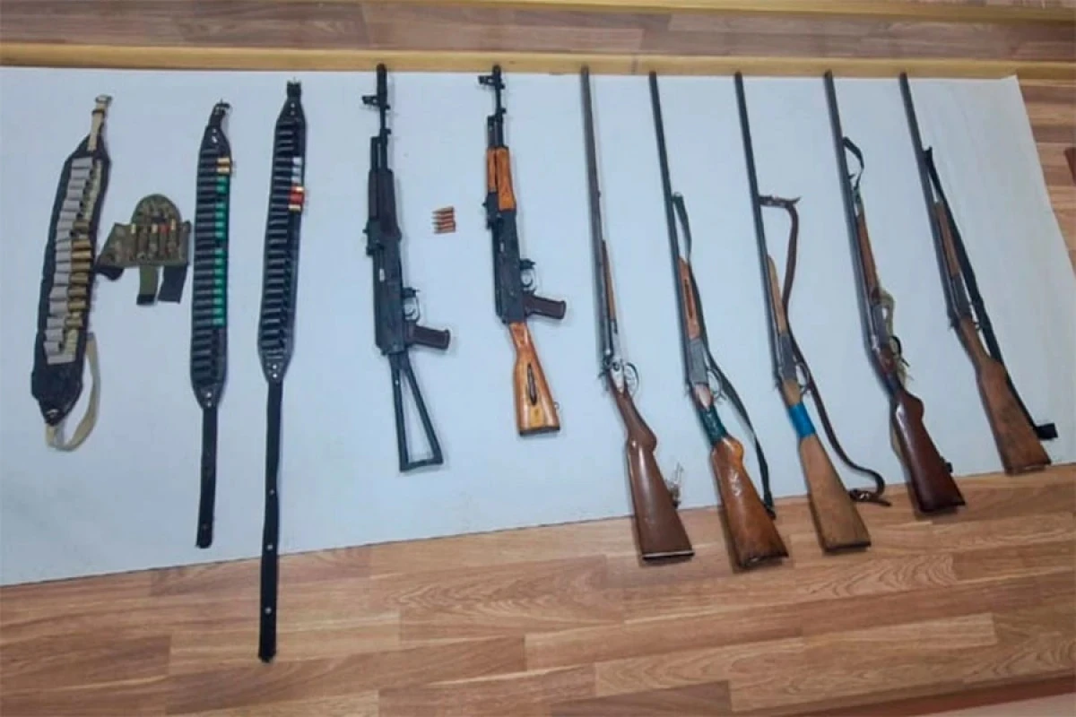 Ötən gün [[19 silah, iki qumbara]] aşkarlanıb