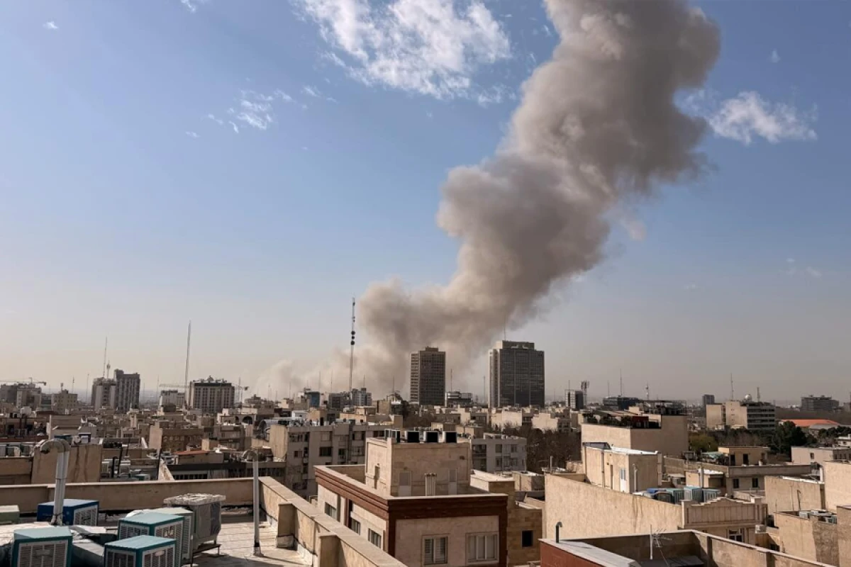 [[Şiraz şəhəri]] hücumlara məruz qaldı