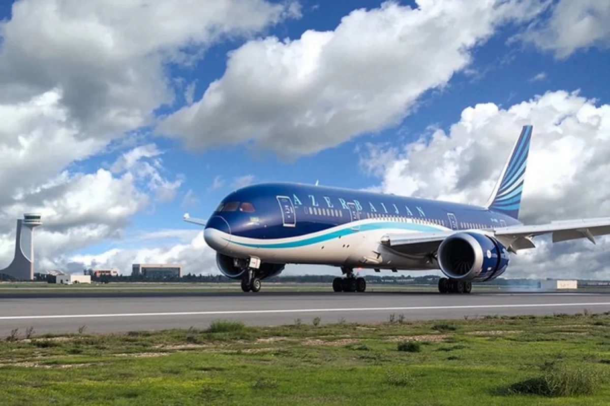 AZAL [[Dubay, Doha, Ciddə və Təl-Əvivə]] uçuşları dayandırdı