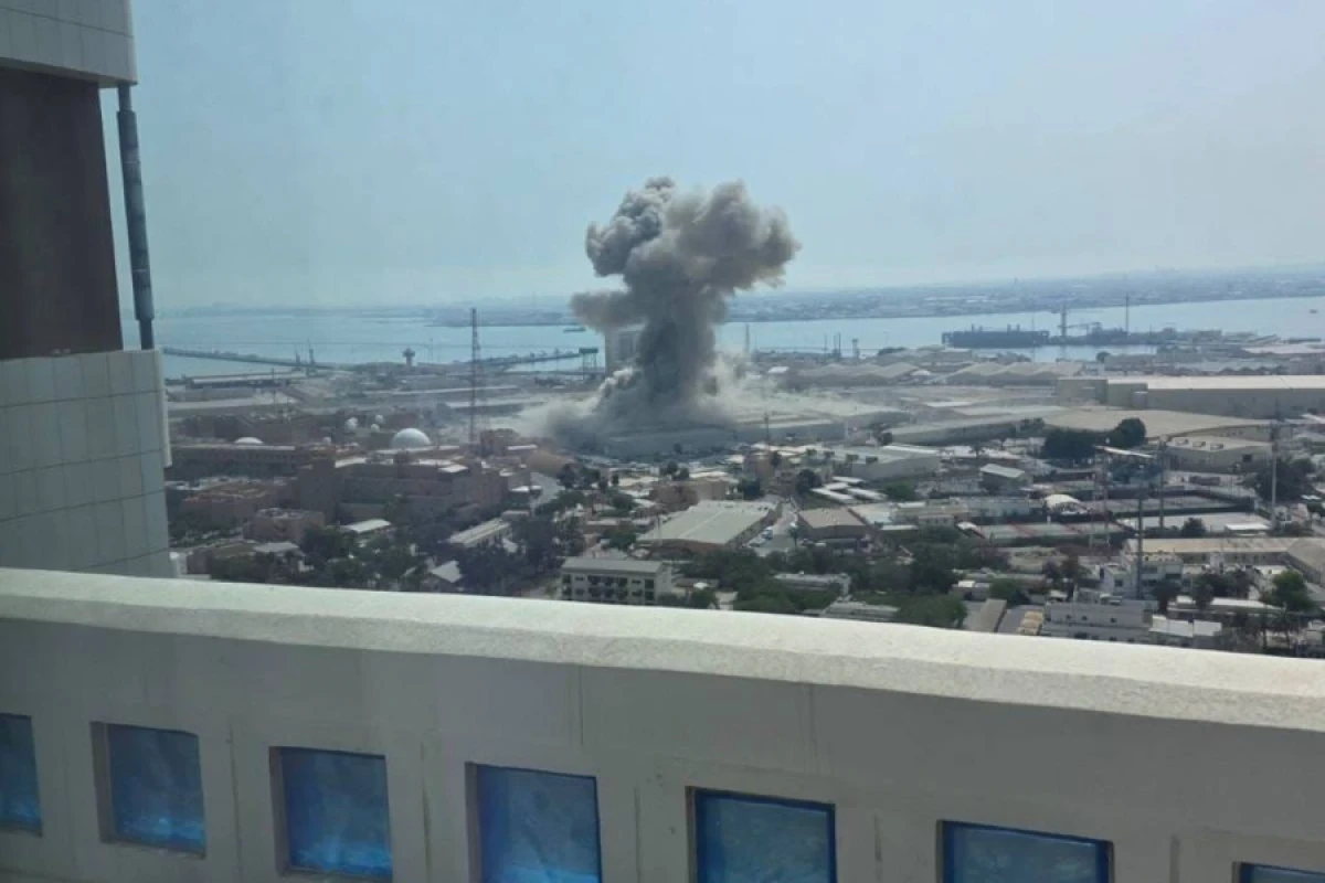 ABŞ ilk dəfə xarici bazalarına [[eyni vaxtda hücumlarla üzləşir]]