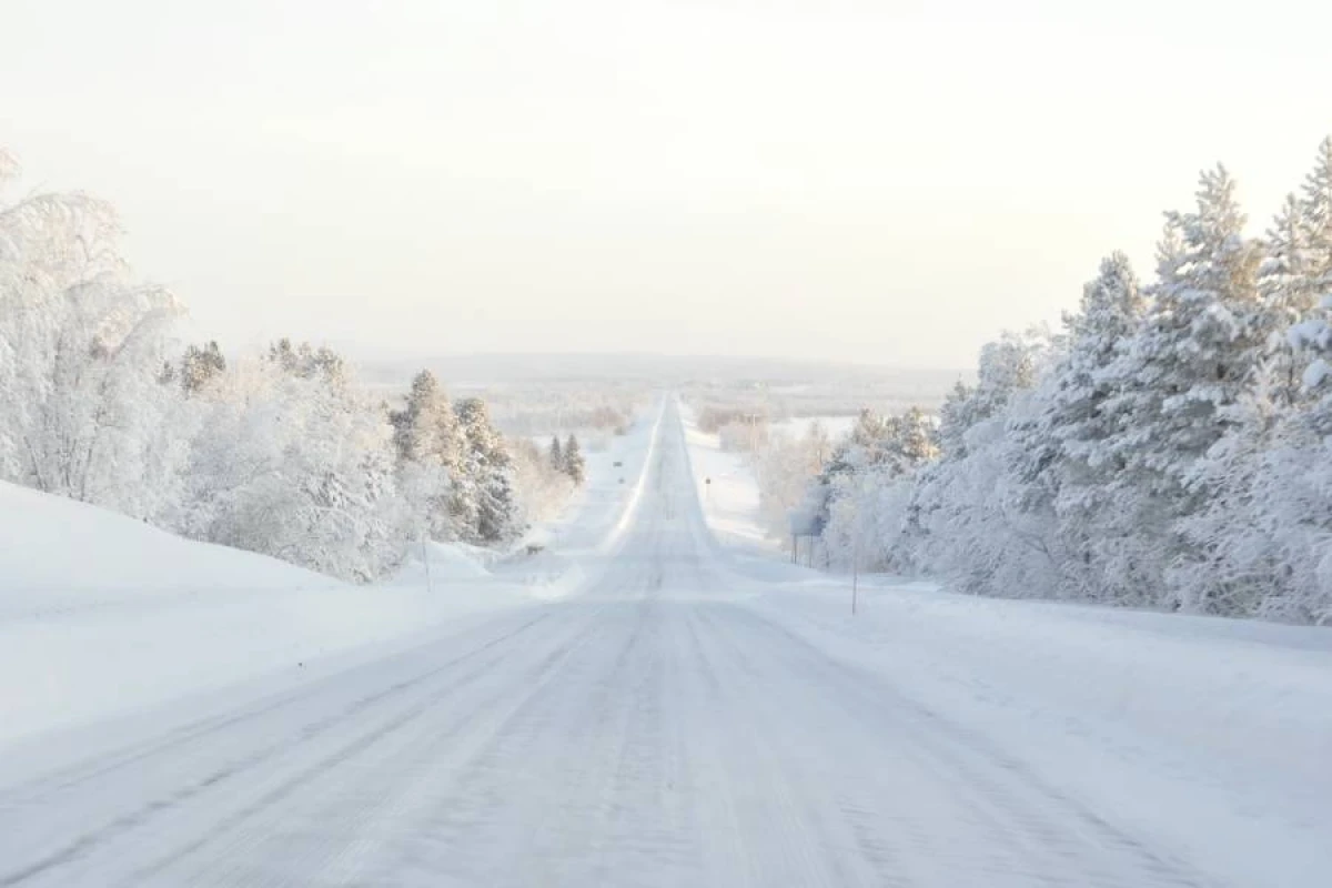Pis hava səbəbindən [[Gürcüstan və İrana gedən yollar bağlıdır]]