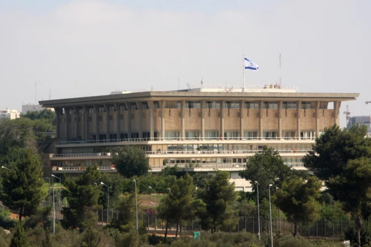 SEPAH: İran İsrailin hökumət binasına [[zərbə endirib]]