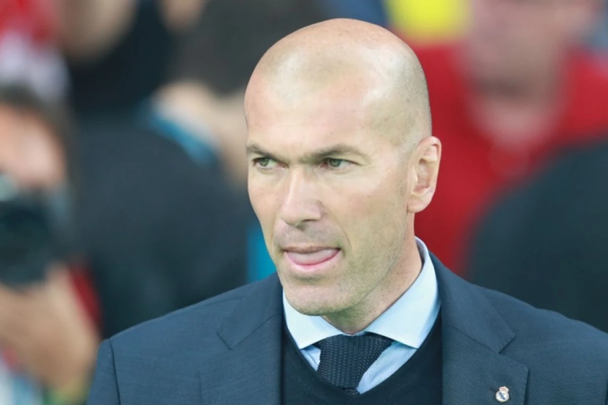 “Dayanıb ona baxırdıq” [[- Zidan Ronaldoya heyranlığını gizlətmədi]]