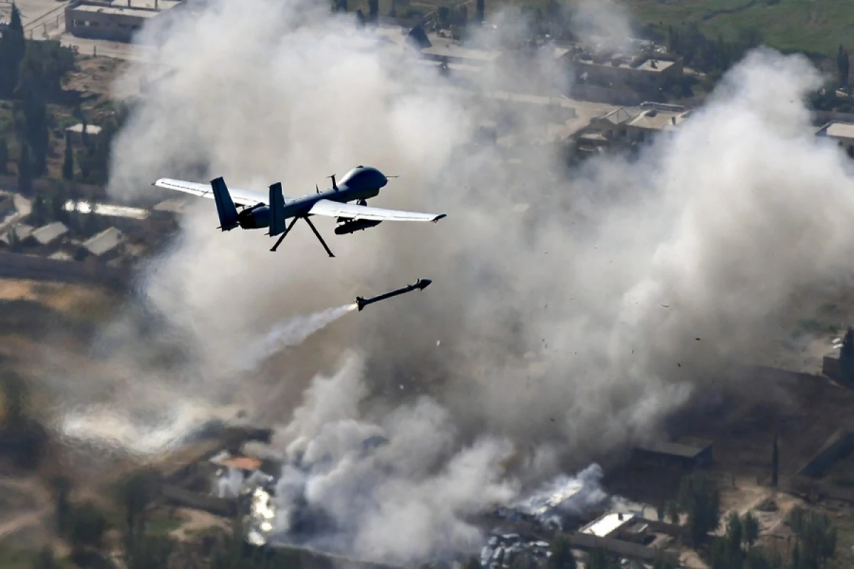 Omanda [[yanacaq çənlərinə]] dronlarla hücum olundu