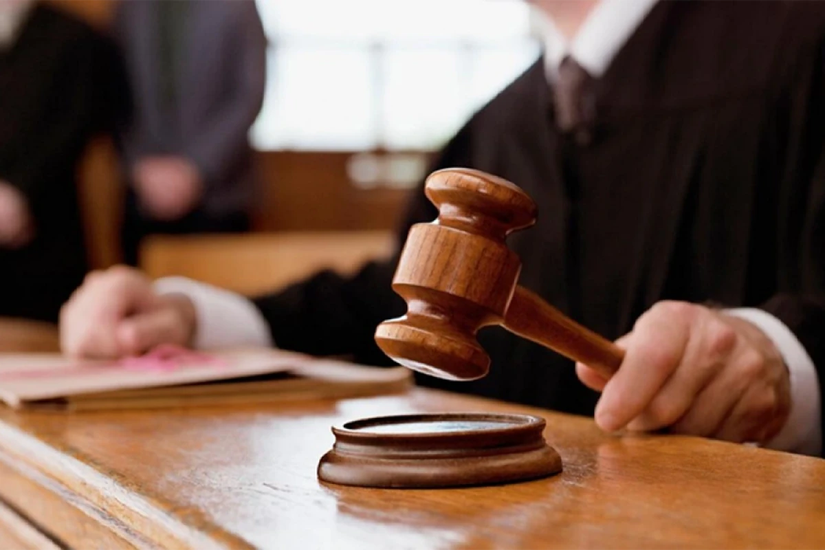 [[Arvadını və körpəsini]] qətlə yetirən məhkumla bağlı qərar verildi