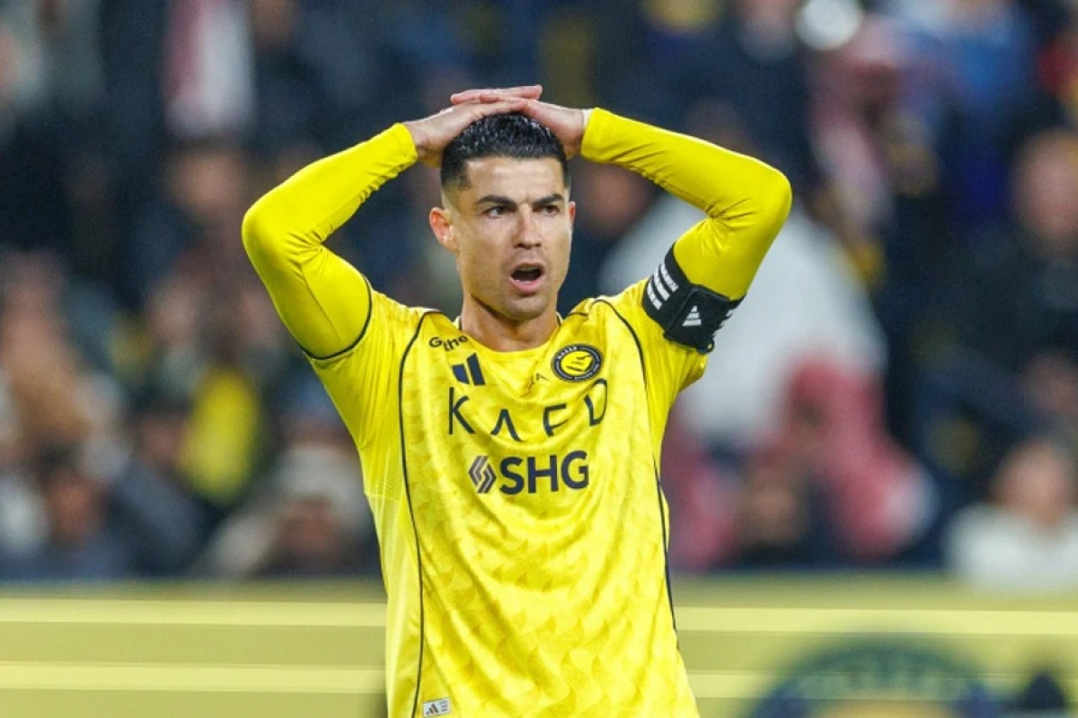 Yaxın Şərq böhranı futbol dünyasını sarsıdır [[– Ronaldo getdi]]