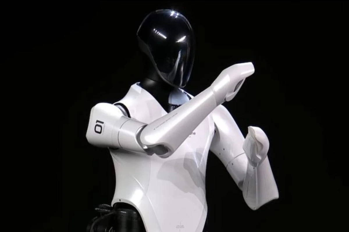 "Xiaomi" humanoid robotu [[sınaqdan keçirdi]]
