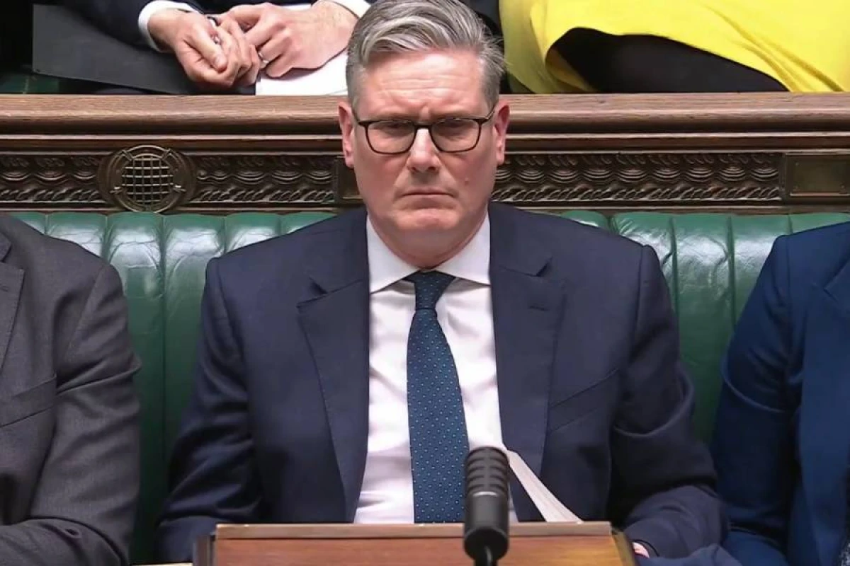 Starmer Kiprdəki bazanı qorumaq üçün [[helikopterlər göndərdi]]