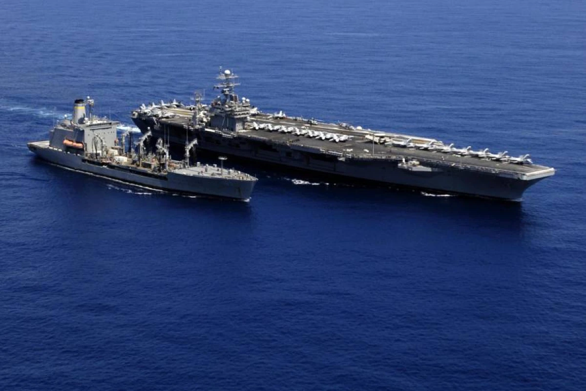 ABŞ [[tankerlərini Hörmüz boğazından]] keçirəcək