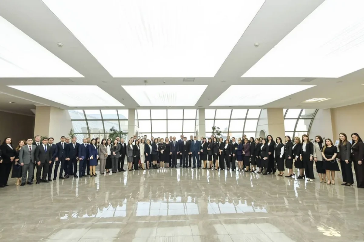 Nazir [[yeni təyin olunmuş]] direktorlarla görüşdü