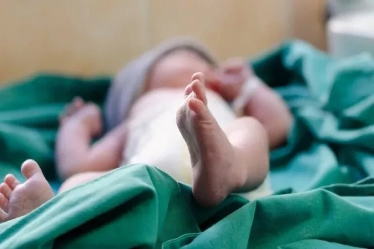 Gəncədə evdə [[ölü uşaq]] doğuldu