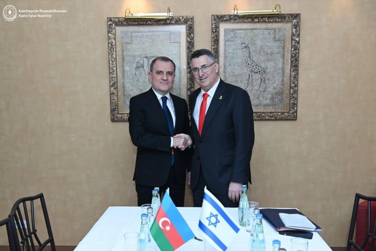 Azərbaycan və İsrail [[XİN rəhbərlərinin telefon danışığı]] oldu