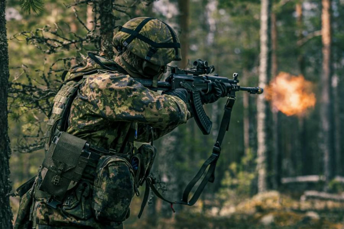 [[Finlandiya]] hərbi müdafiəsində maneələri aradan qaldırır