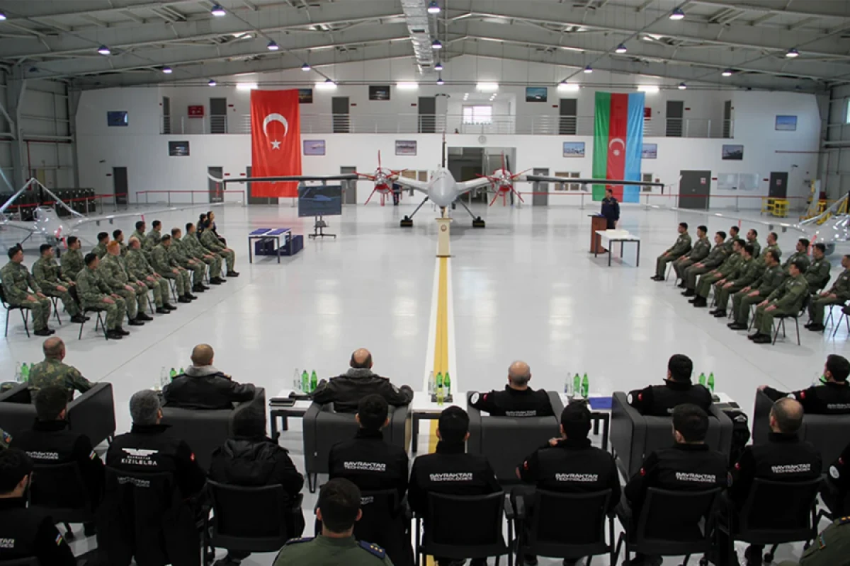 HHQ-də [[Bayraktar kursunun buraxılış mərasimi]] keçirildi