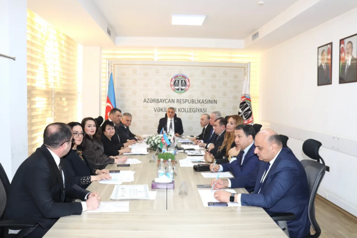 Vəkillər Kollegiyasından bir vəkil xaric olundu, [[üçü cərimələndi]]