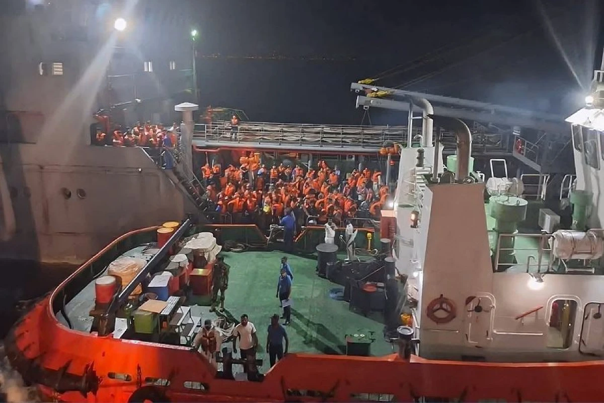 Hindistan İran gəmisinin limana daxil olmasına [[icazə verdi]]