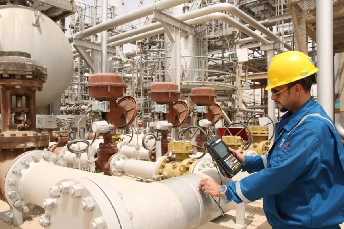 Küveytin əsas neft şirkəti [[hasilatı azaldır]]