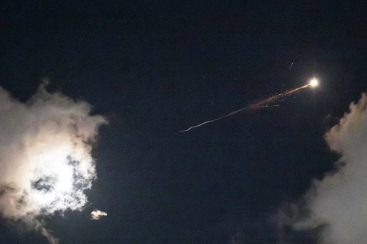 BƏƏ-də həyəcan: [[İrandan gələn raketlər havada vuruldu]]