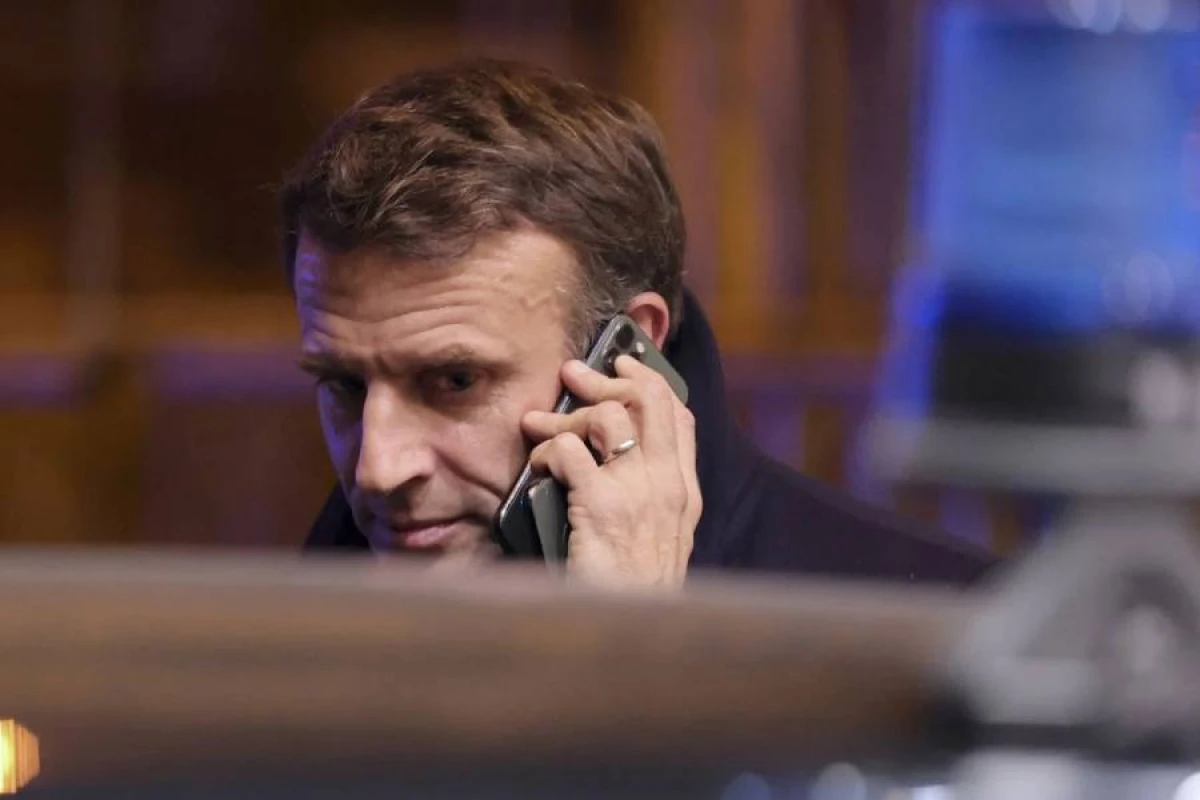 Makron Qətər əmirinə zəng edərək [[İranı tənqid etdi]]