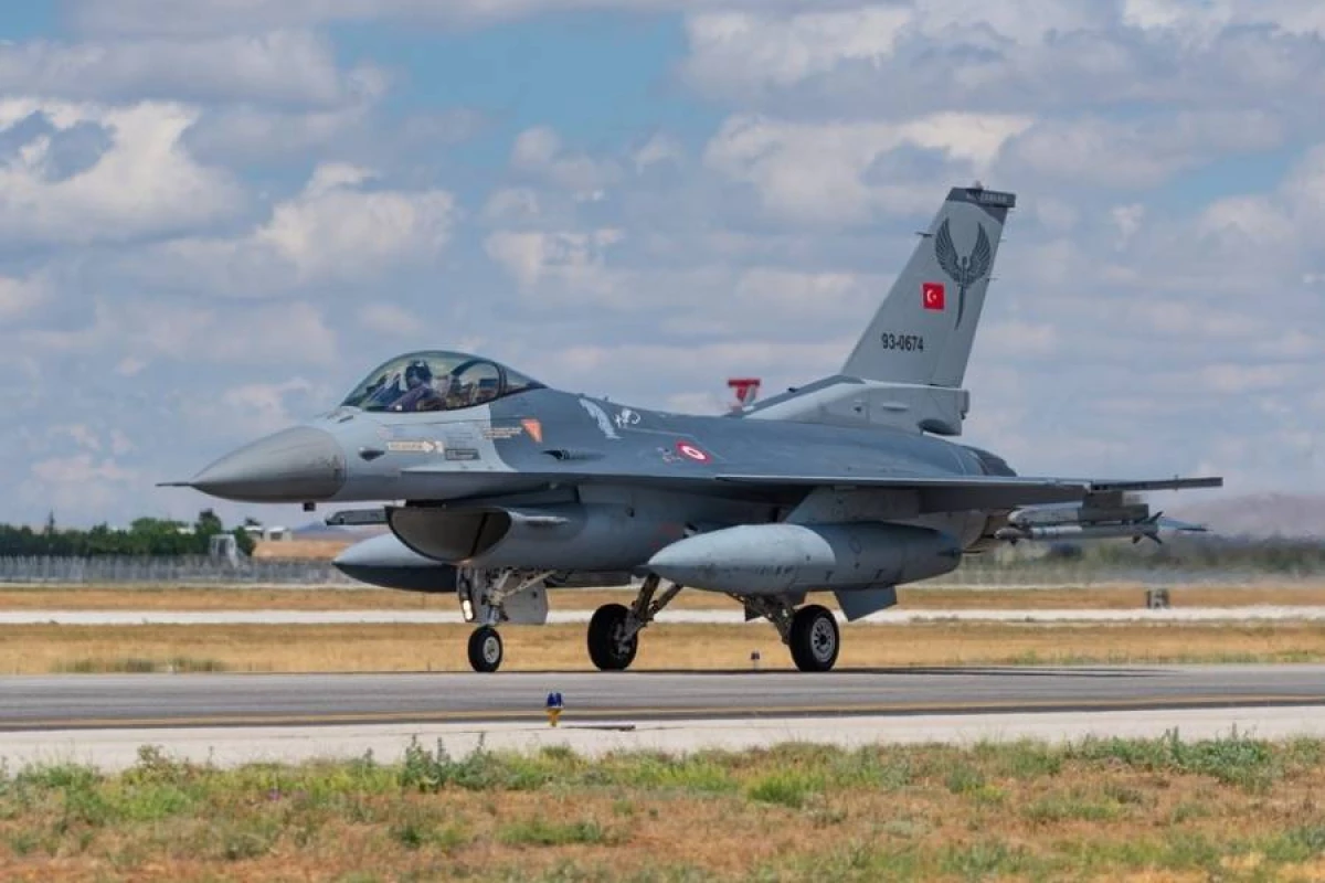 [[Türkiyə Şimali Kiprə]] qırıcı təyyarə yerləşdirir