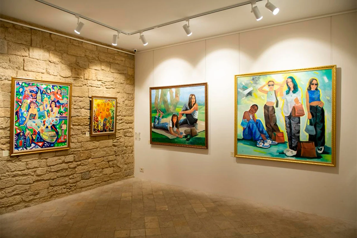 “Hisslərin tərənnümü” [[– Polad Muradlının solo sərgisi]]