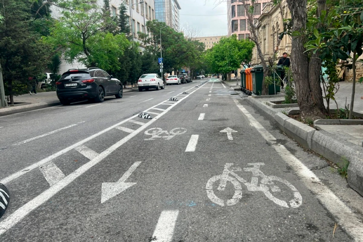 Daha 5 kəsişmədə [[svetoforlara velosiped bölmələri]] quraşdırıldı