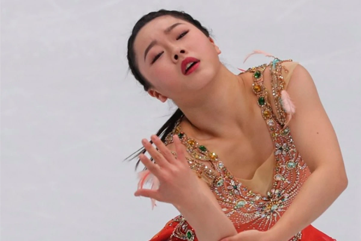 Fiqurlu konkisürmə üzrə [[dünya mükafatçısı]] idman karyerasını bitirdi