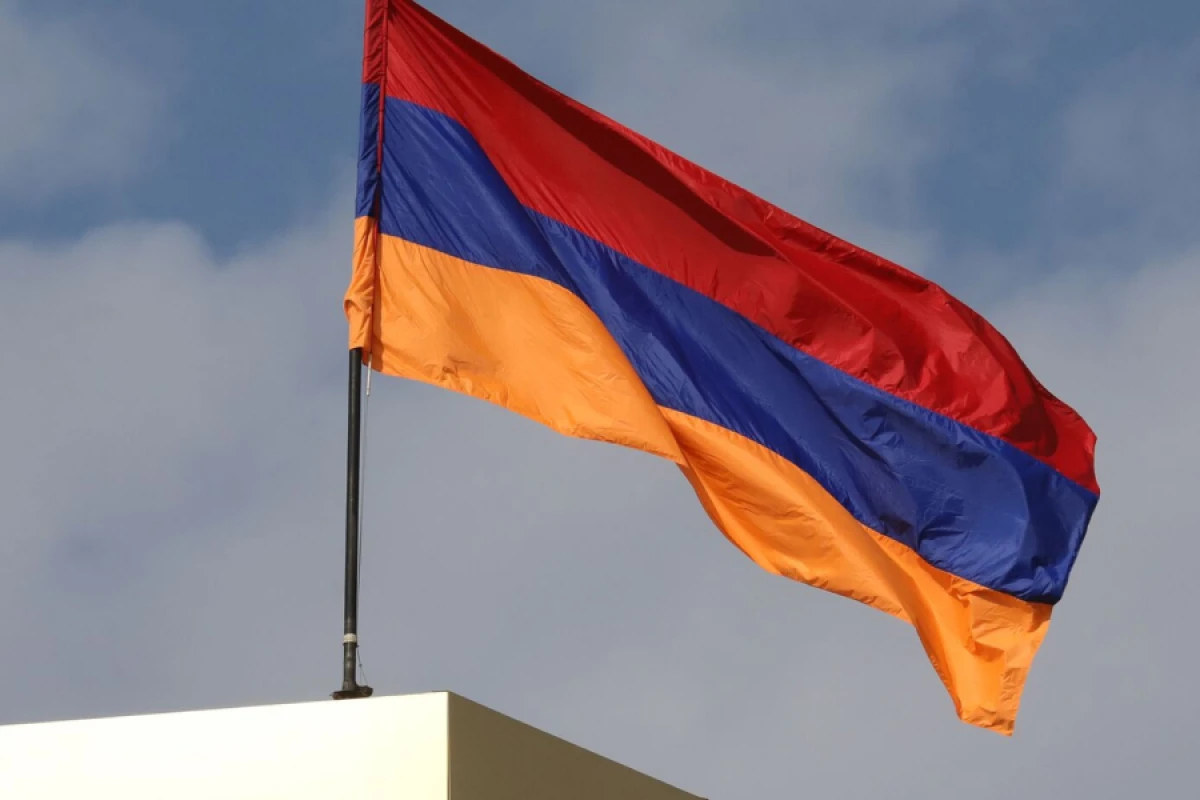 [[İrəvanda MTX-nin binasını]] yandırmağa çalışan şəxs həbs edildi