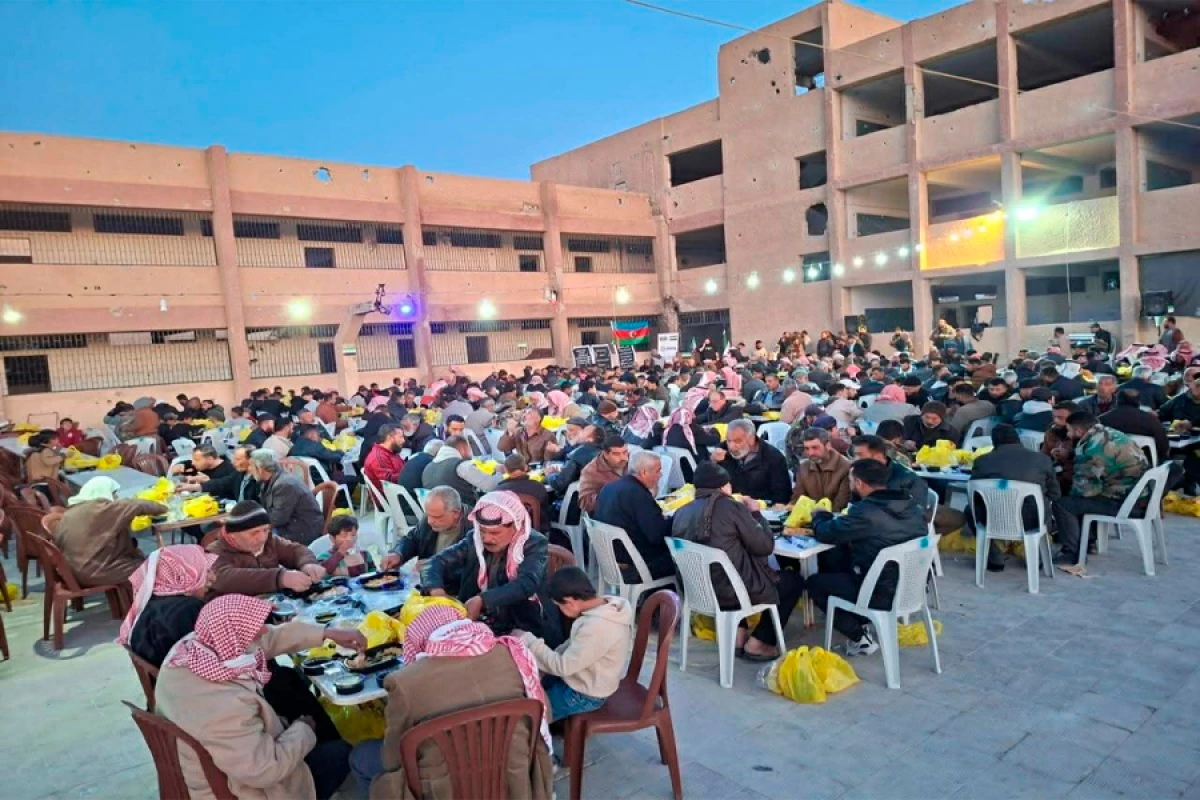 Azərbaycan səfirliyi Suriyada iftar süfrələri təşkil etdi [[- FOTO]]