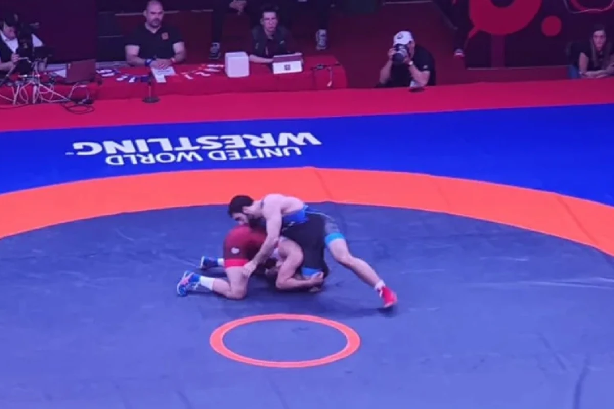 [[Səbuhi Əmiraslanov]] gümüş medal qazandı