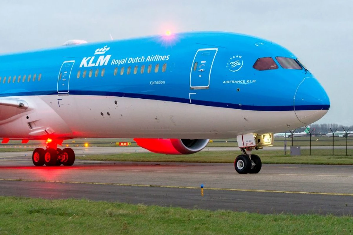 Niderland Dubaya uçuşları [[ləğv etdi]]