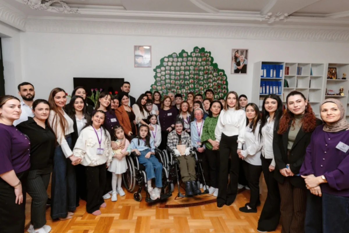 [[Leyla Əliyeva, Arzu Əliyeva və Alena Əliyeva]] "Yaşama Dəstək" Mərkəzində oldular
