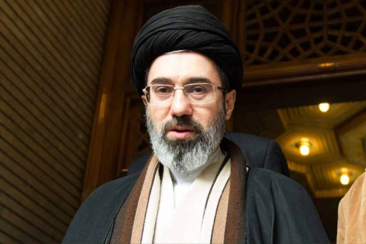 Xamenei qonşu ölkələri [[ABŞ bazalarını bağlamağa çağırdı]]