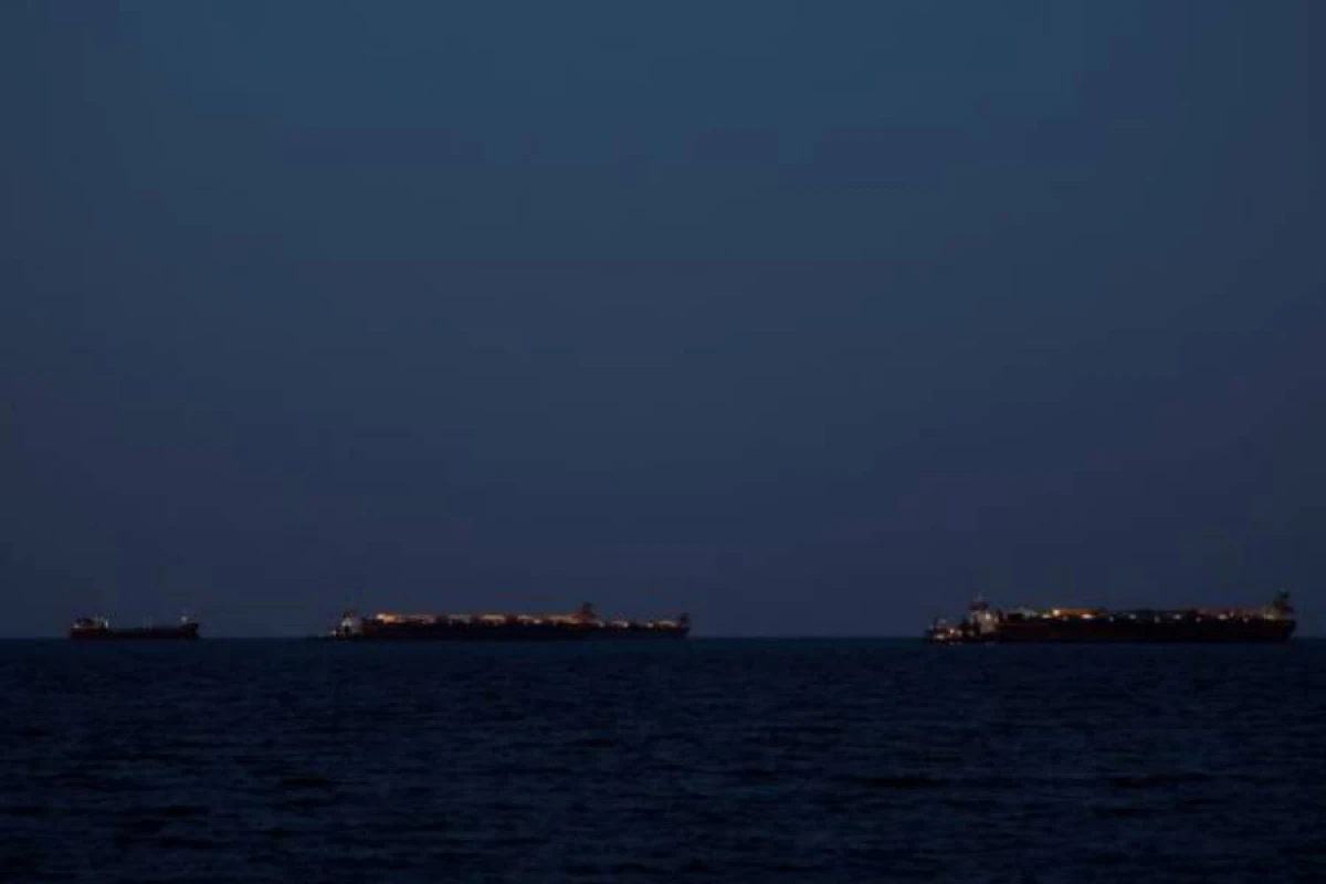 [[Xamenei:]] "İran Hörmüz boğazını bağlamaq imkanını saxlamalıdır"