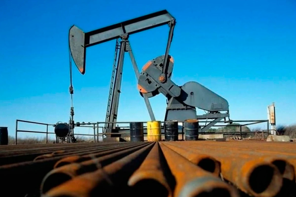 Neftin qiyməti [[yenidən 100 dolları]] ötdü