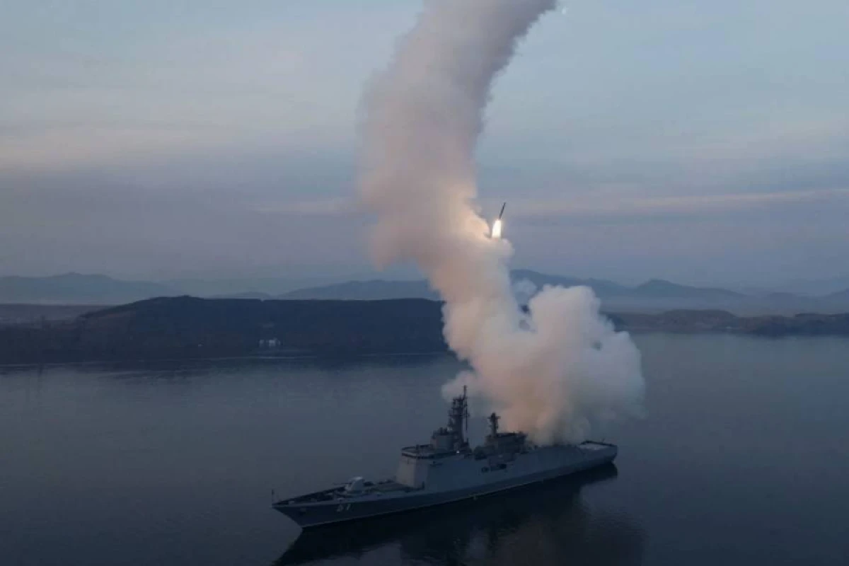 [[Şimali Koreya]] Yapon dənizinə doğru 10 raket atdı