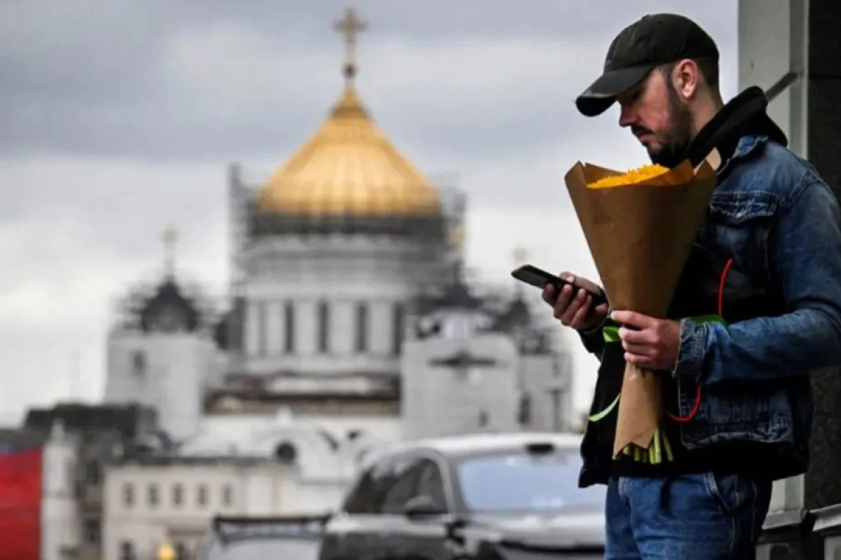 Moskvada mobil [[internet kəsildi]]