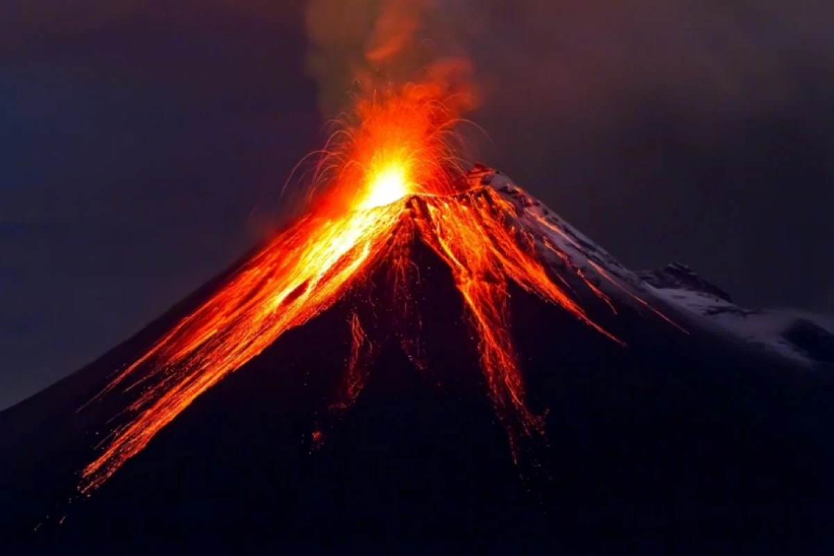 İndoneziyada [[vulkan püskürdü]]