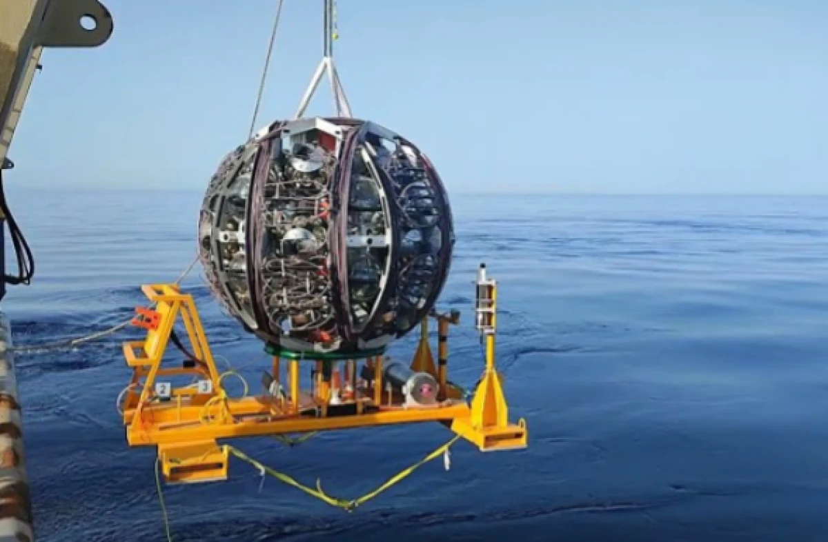 Standart [[Fizika qanunları]] alt-üst oldu