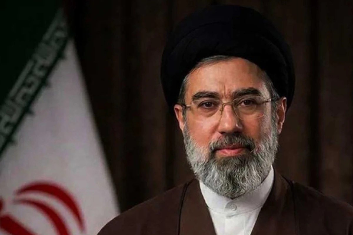 Xamenei özünə [[hərbi müşavir təyin]] etdi